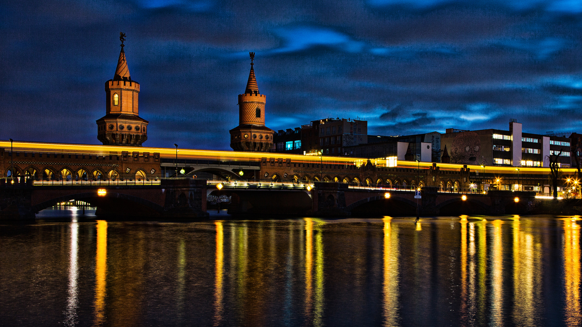 _ Die Oberbaumbrücke ein viel fotografierter "Klassiker" _