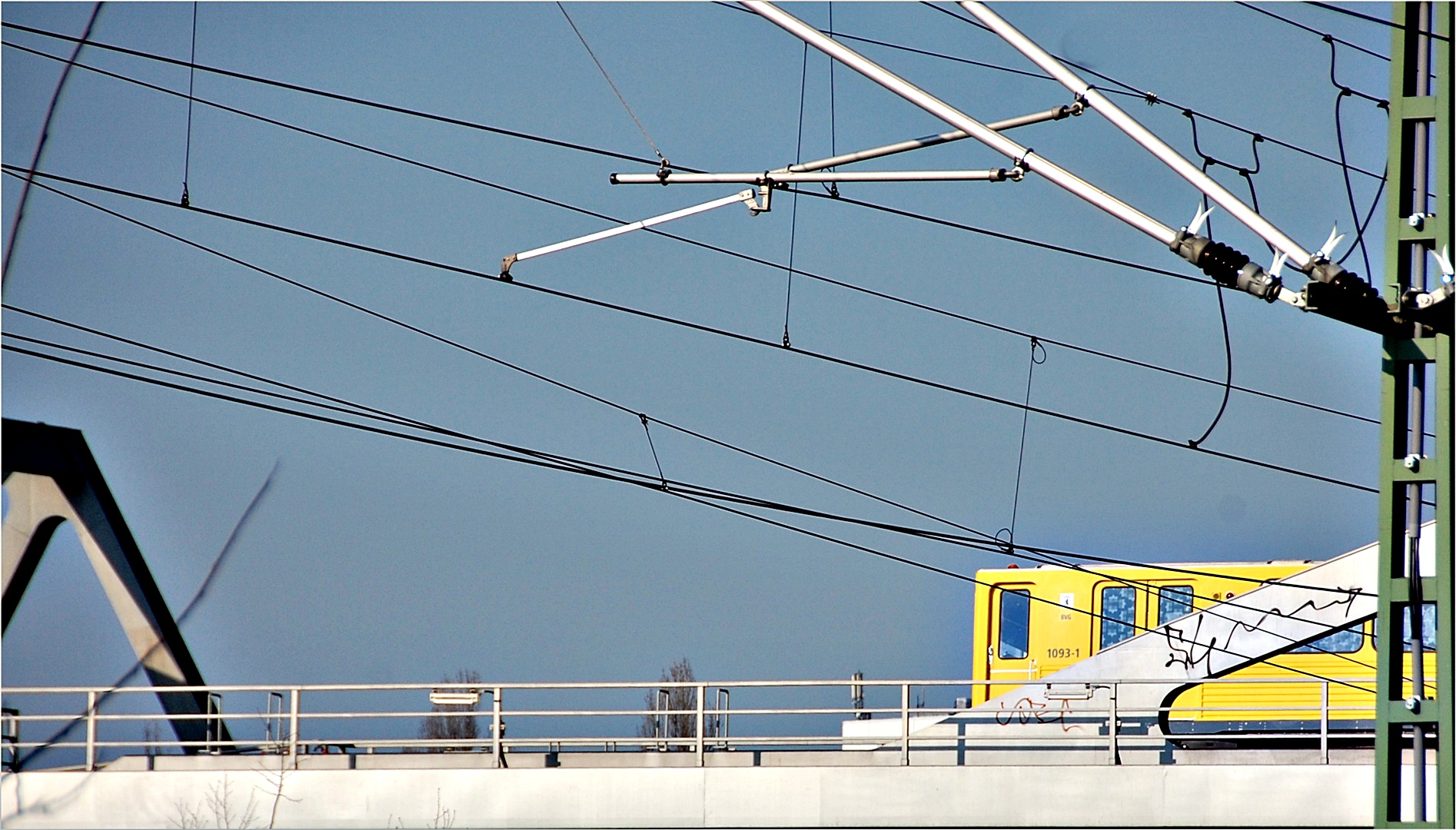 die oberirdische Untergrundbahn