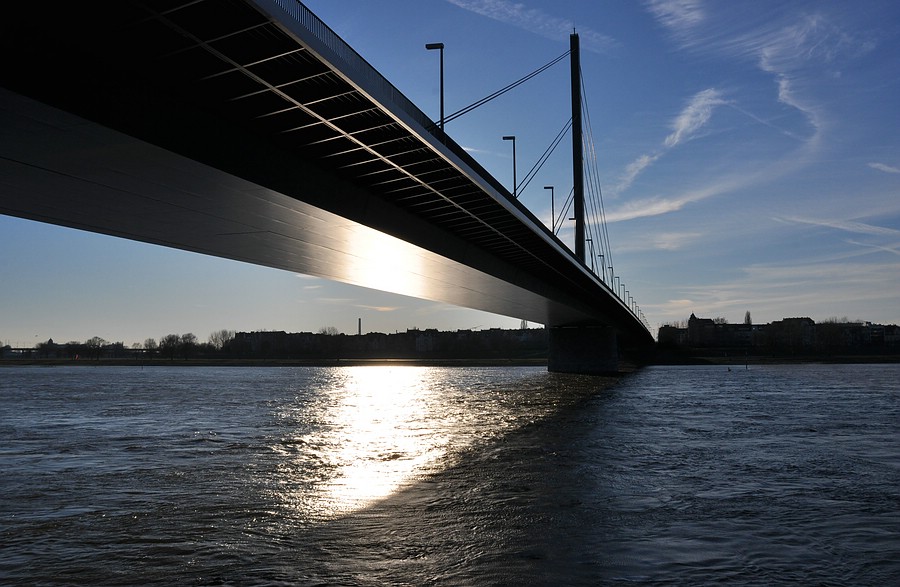 Die Oberkasseler Brücke