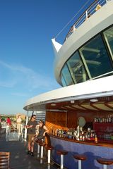 Die Oceanbar auf der Aida Aura