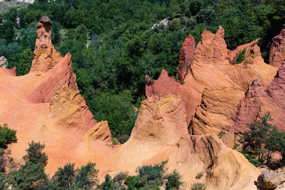 Die Ockerfelsen von Roussillon (Kalender 2019, Januar)