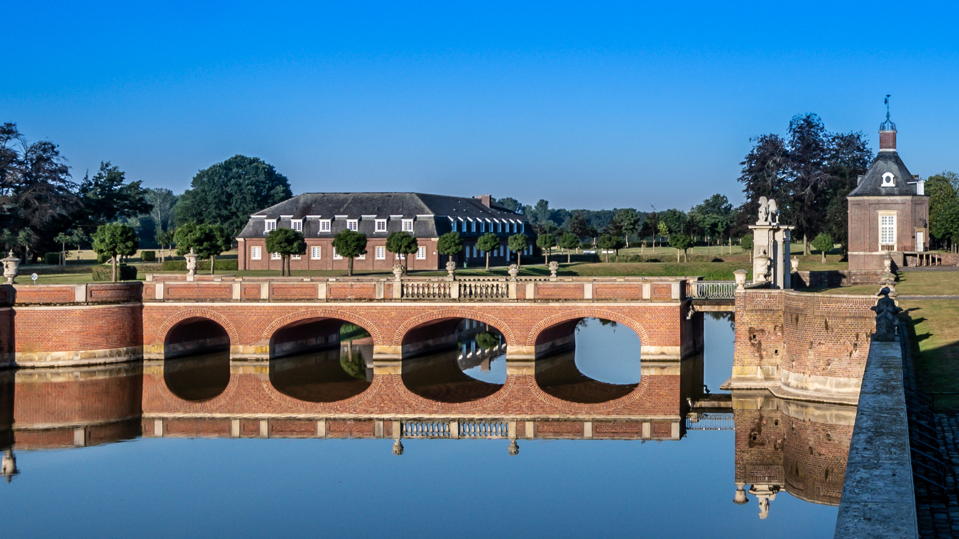 Die östliche Schlossbrücke