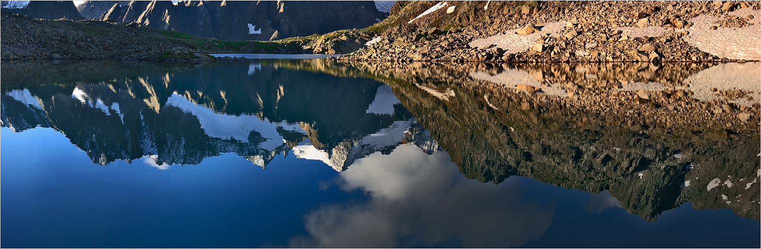 Die östliche Seespitze spiegelt sich im Rinnensee