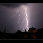 Die Oper im Blitzlichtgewitter