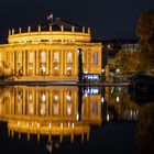 Die Oper in Stuttgart nachts