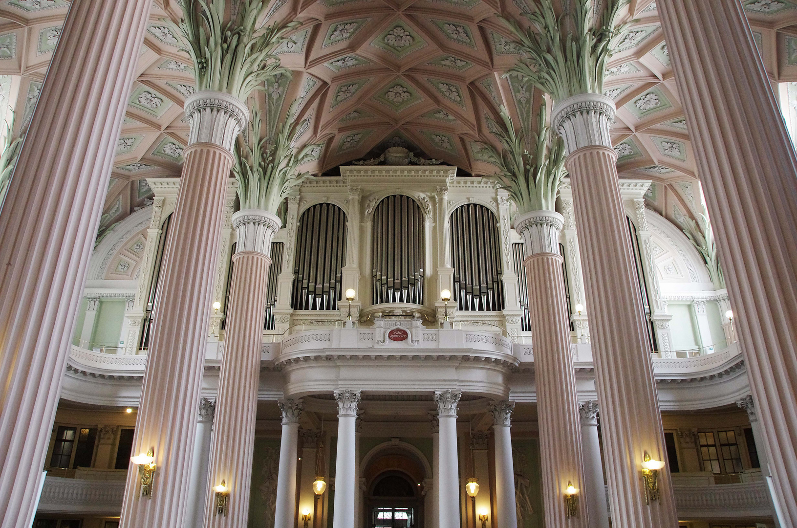 Die Orgel der Nikolaikirche in Leipzig.