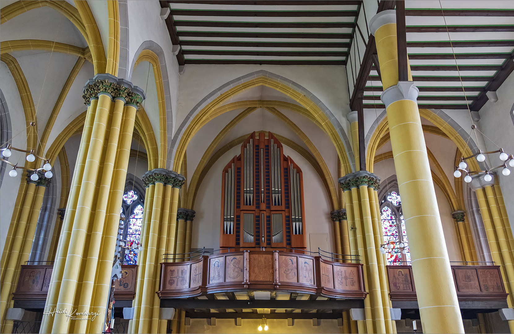 DIE ORGEL DER  ST. LAURENTIUS KIRCHE