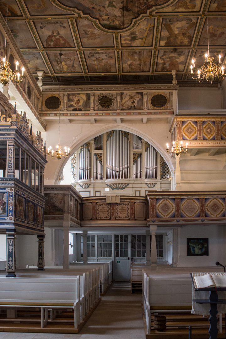 Die Orgel in der Kirche in Dresden Leubnitz