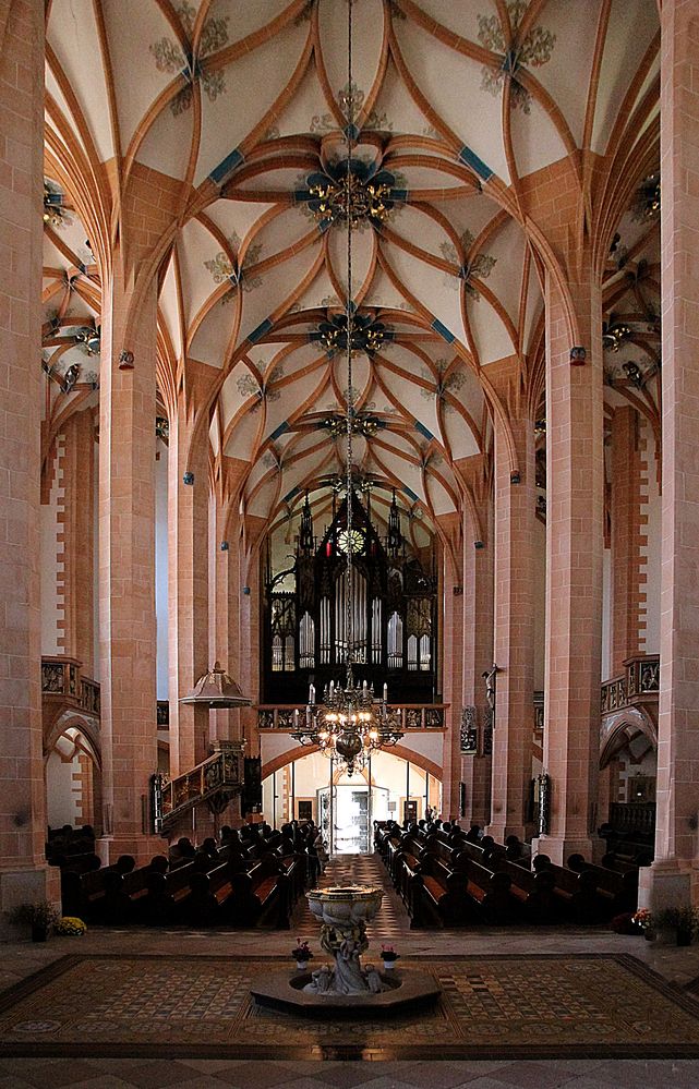 Die " Orgelseite" der Annenkirche in Annaberg- Buchholz