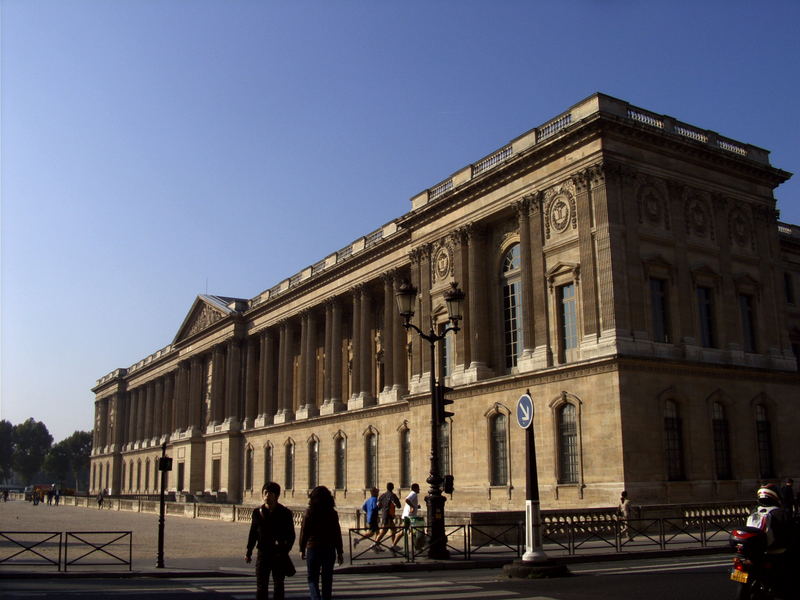 Die Ostfassade des Louvre