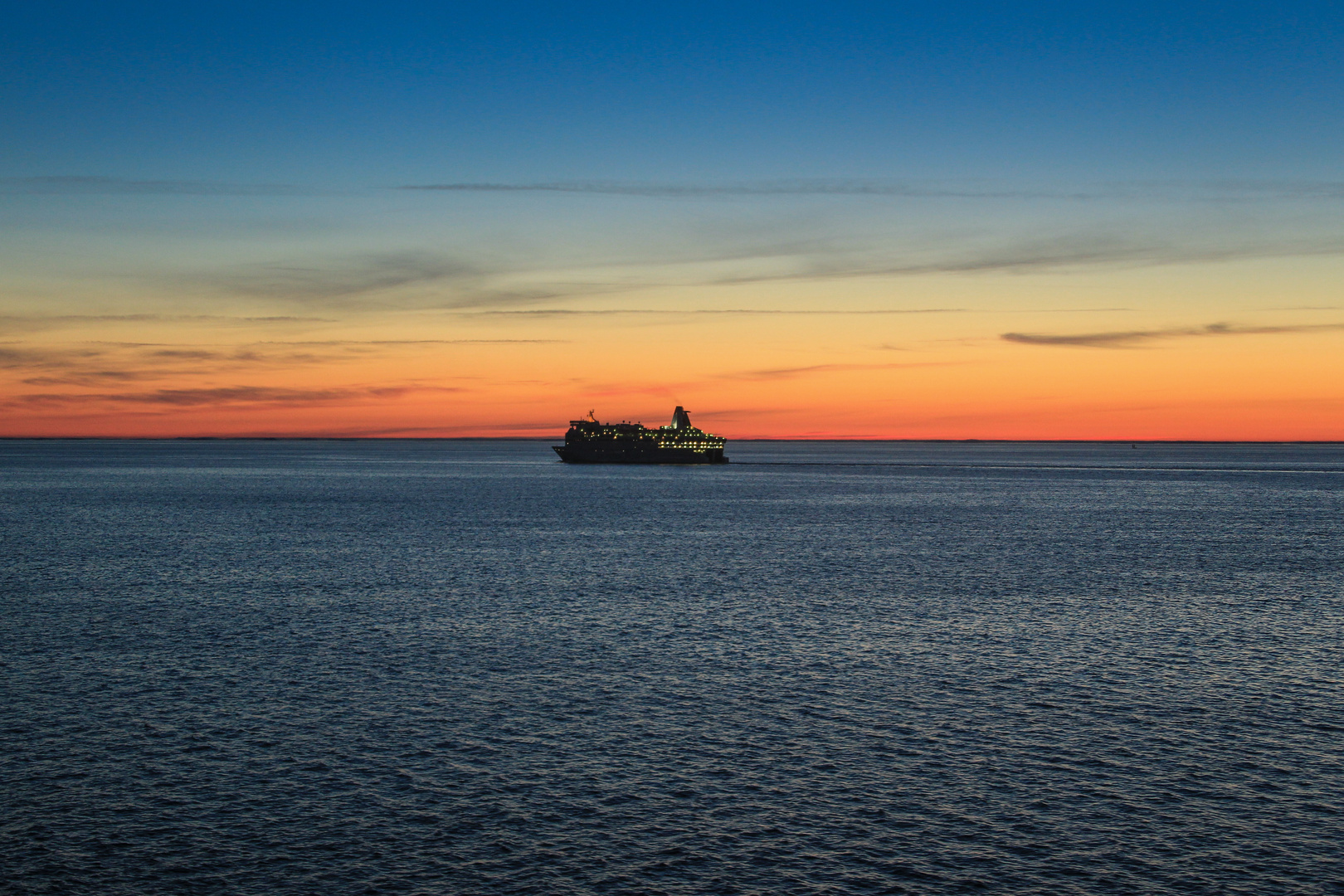 Die Ostsee um 22:18 zwischen Tallinn und St. Petersburg