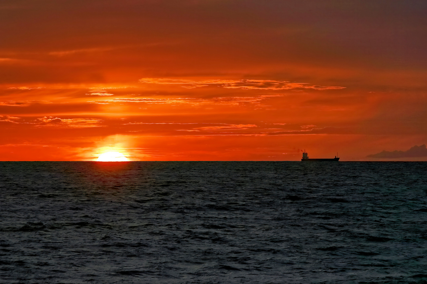 Die Ostsee vor Ahrenshoop bei Sonnenuntergang