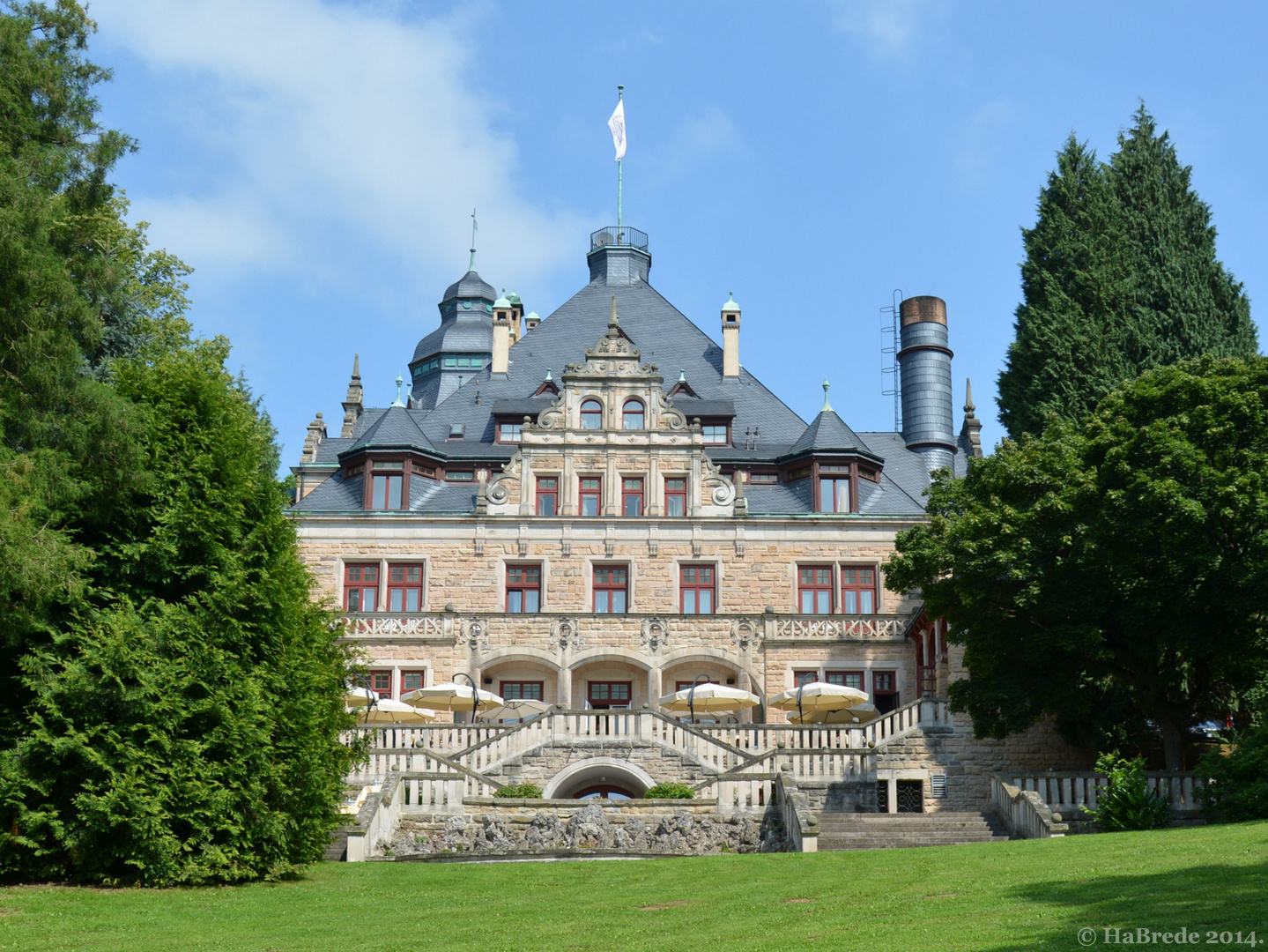 Die Parkseite von Schloss Wolfsbrunnen