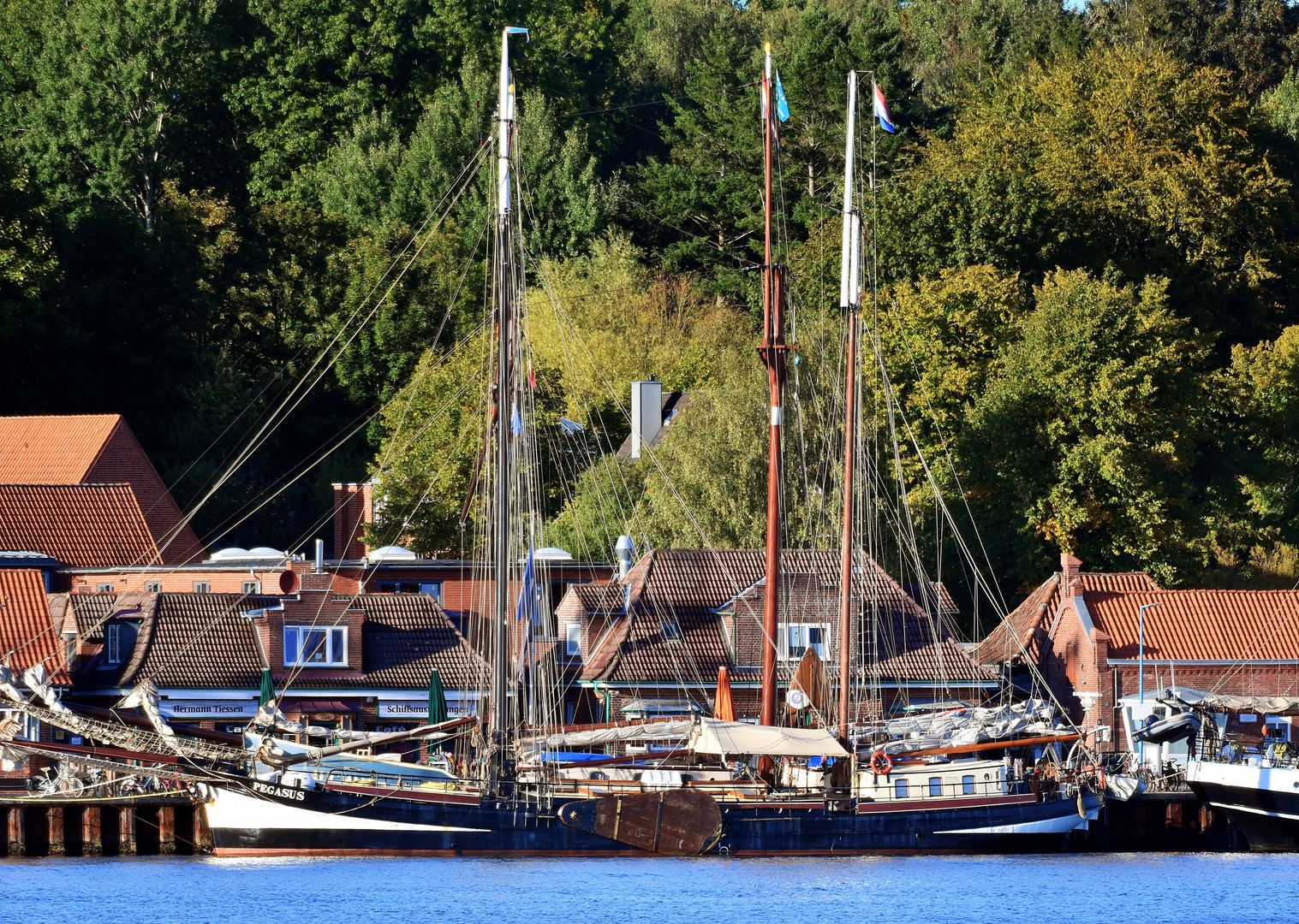 Die PEGASUS am Tiessenkay in Kiel Holtenau