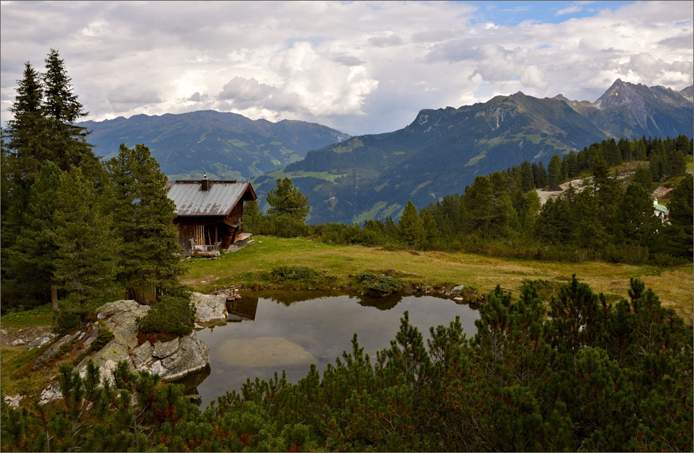 Die Penkenhütte am Bergsee ...