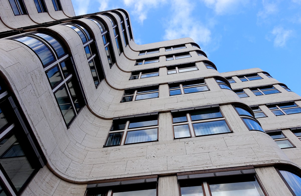 Die perfekte Welle - Das Shell-Hochhaus in Berlin