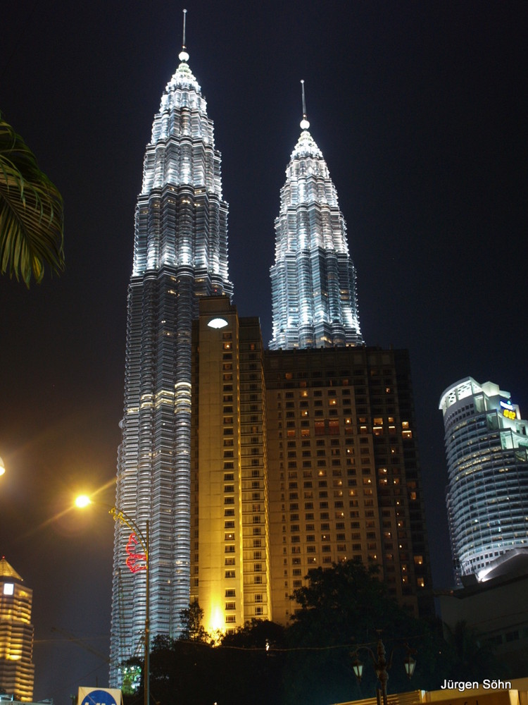 Die Petronas Twin Towers 01
