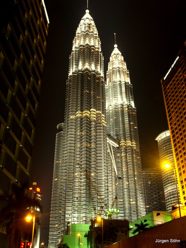 Die Petronas Twin Towers 02