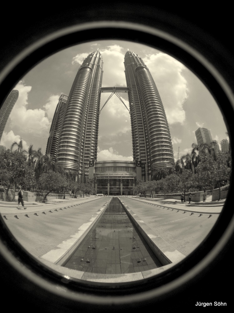 Die Petronas Twin Towers 10