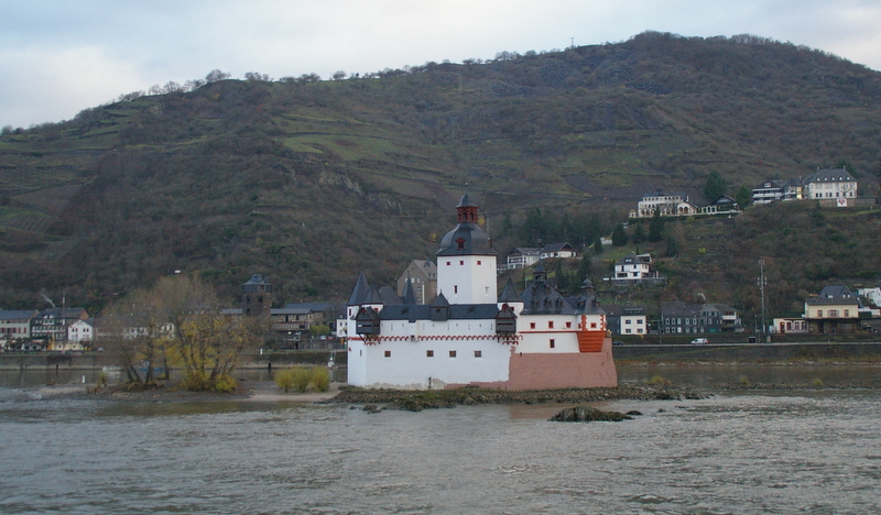 Die Pfalz bei Kaub....der Rhein hatte endlich wieder etwas mehr Wasser