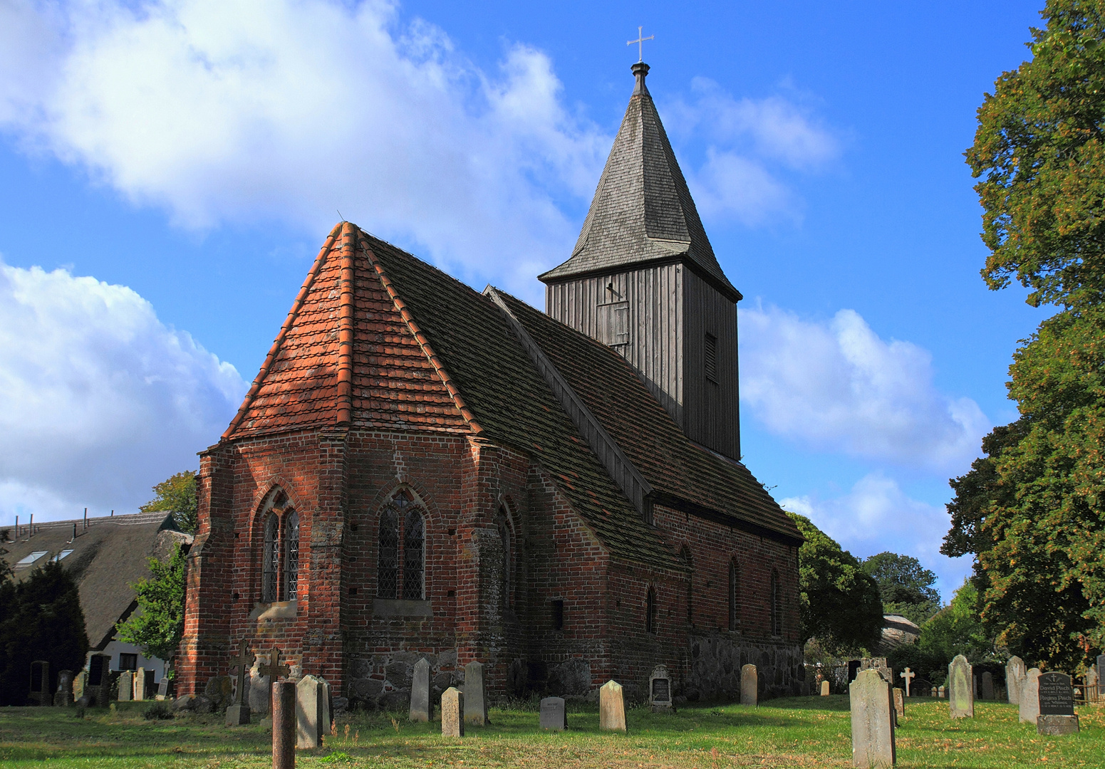 ...die  Pfarrkirche Groß Zicker....