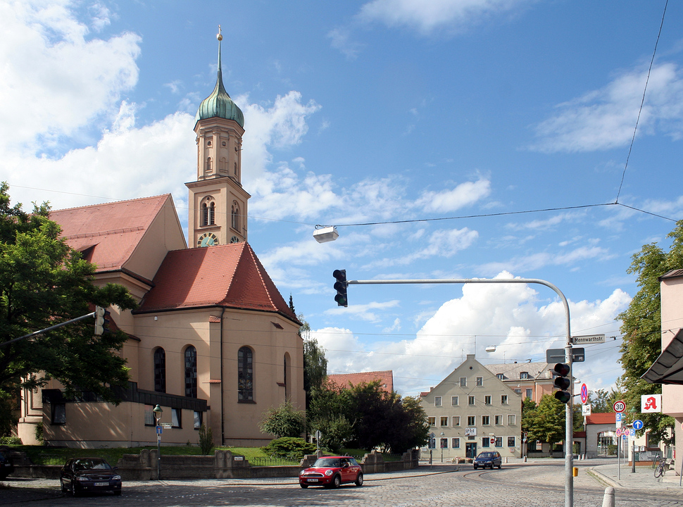 Die Pfarrkirche St. Peter und Paul in AugsburgOberhausen Foto & Bild