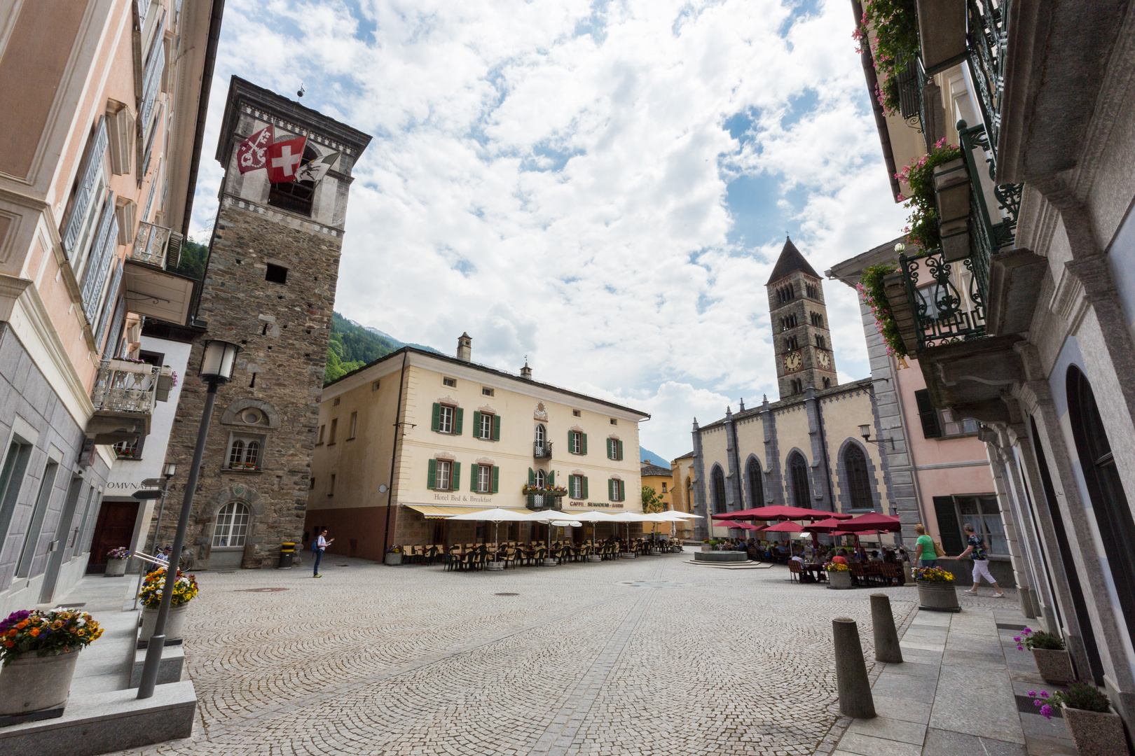 Die Piazza comunale von Poschiavo...