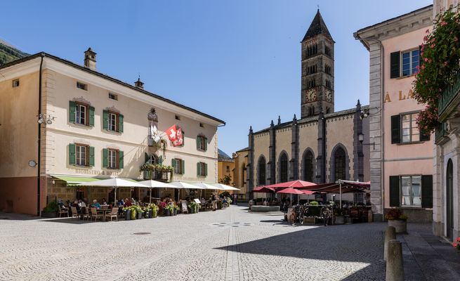 Die Piazza da Cumün in Poschiavo