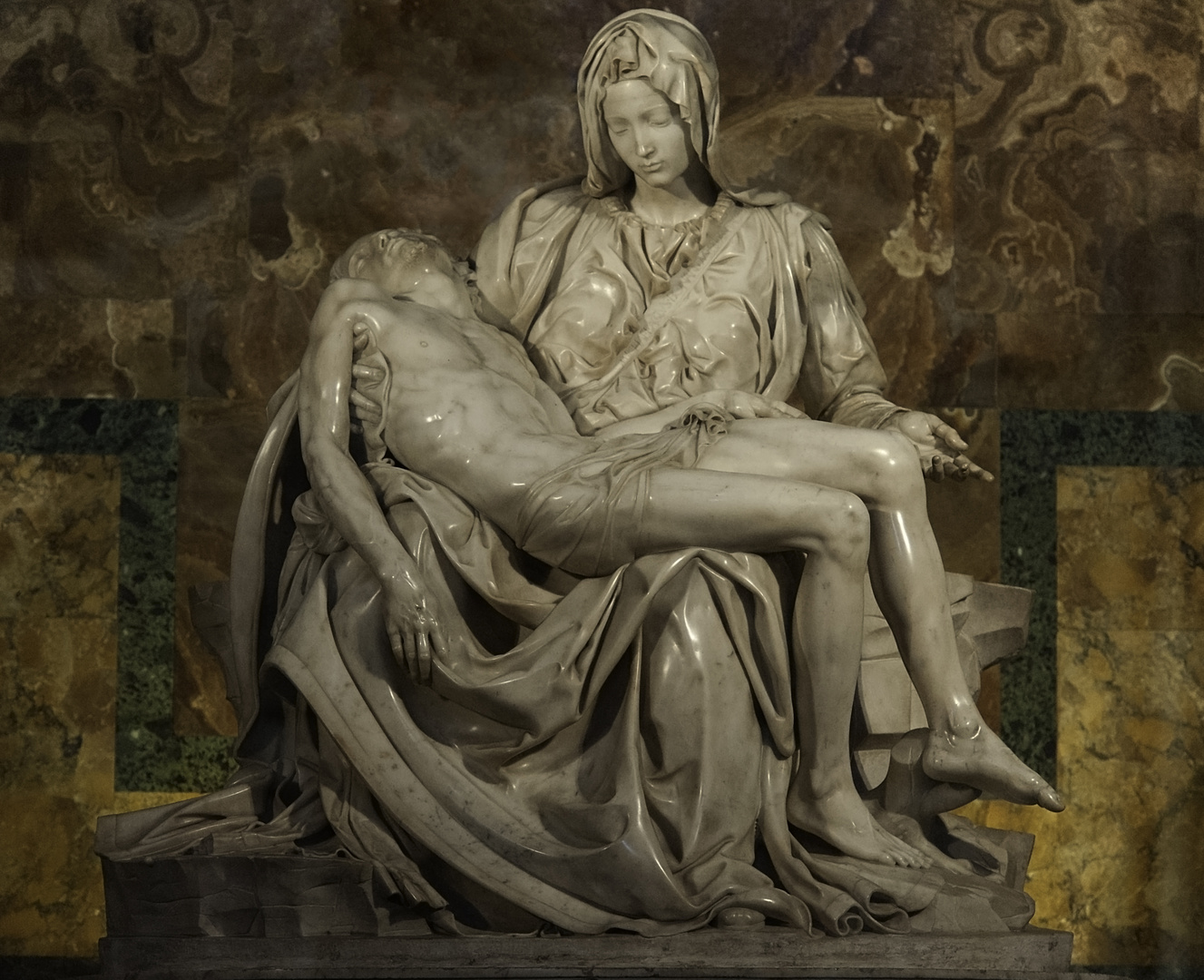 DIE PIETA MICHELANGELOS