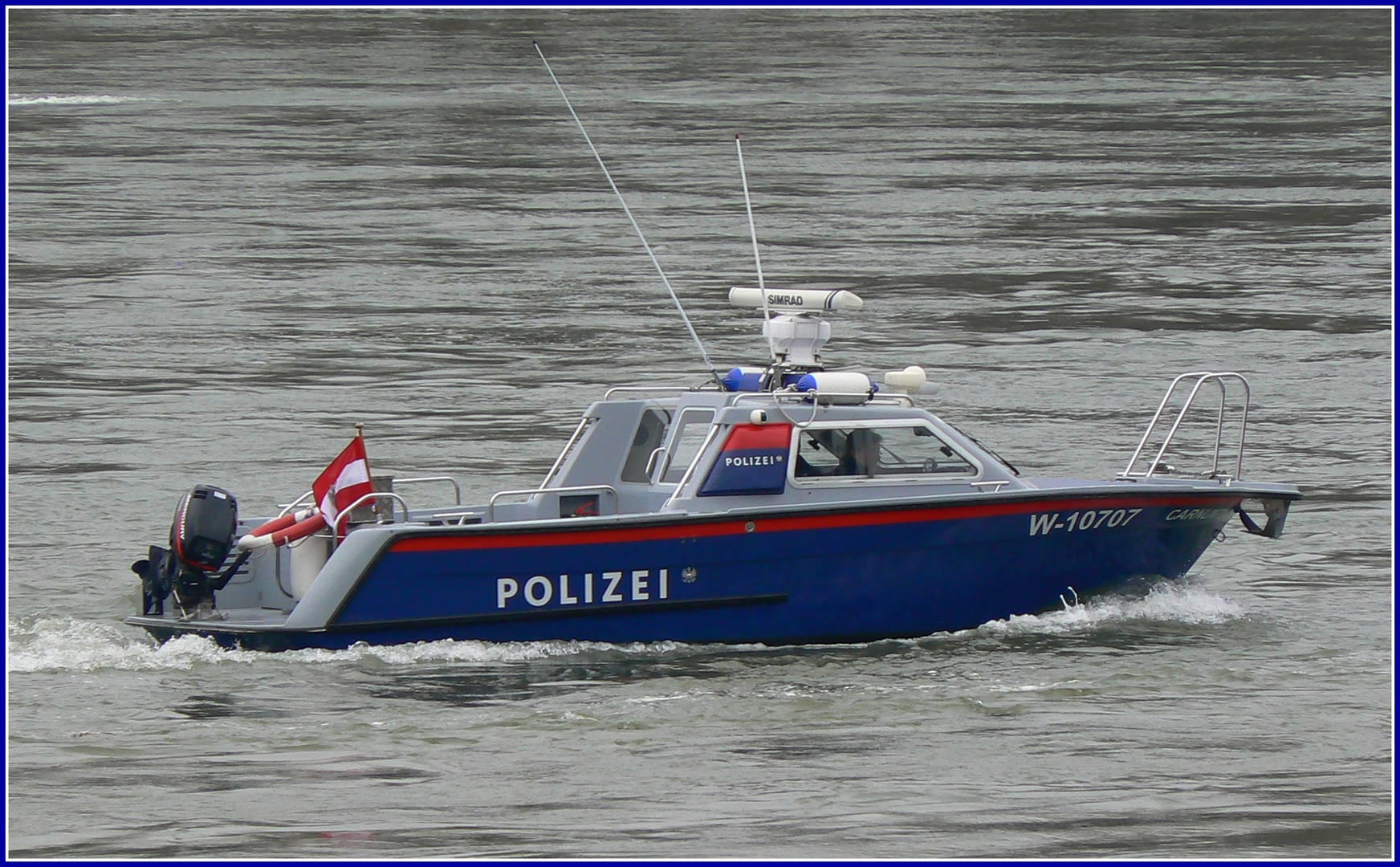 DIE POLIZEI AUF DER DONAU