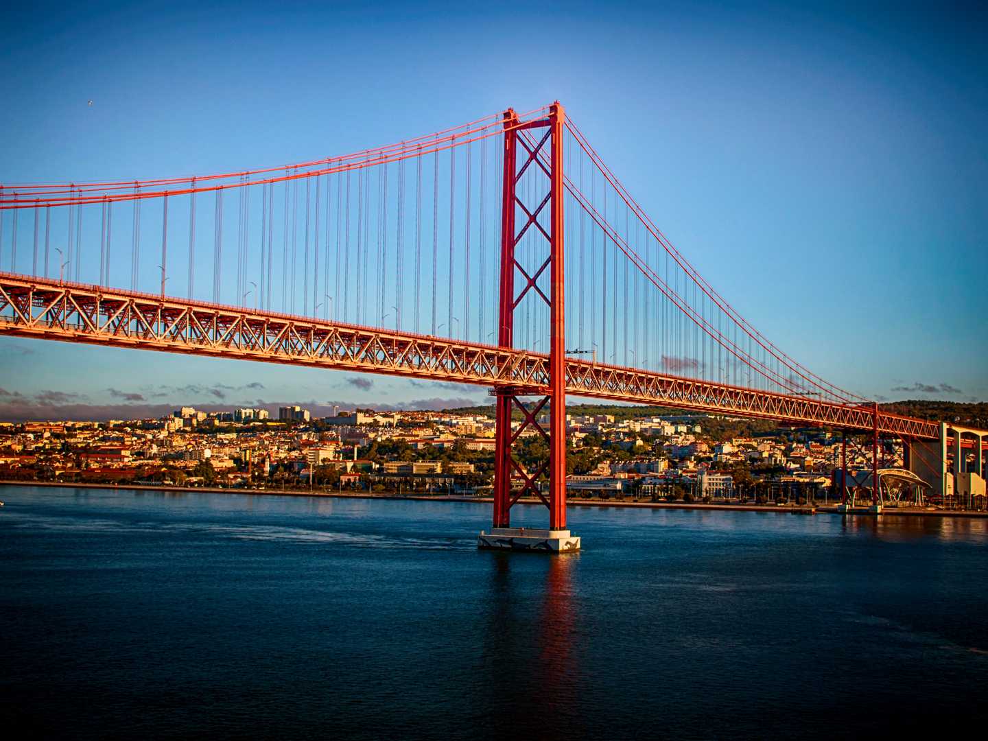 Die "Ponte de 25 Abril" in Lissabon