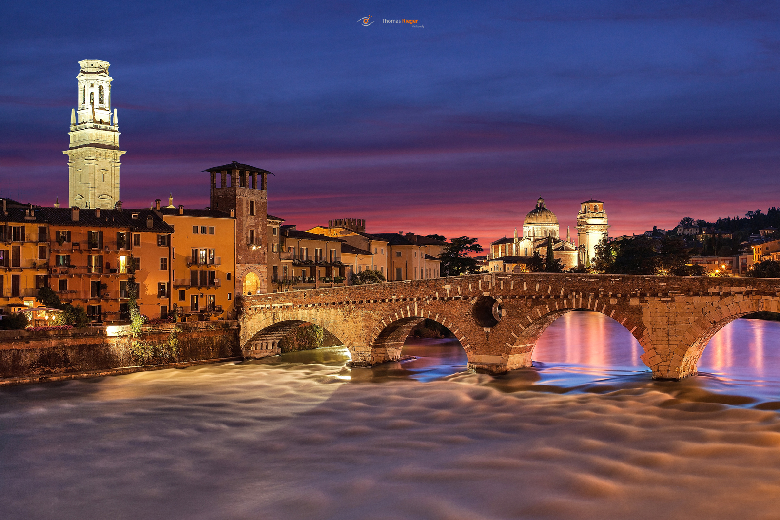 die Ponte Pietra in Verona Foto & Bild fotos, spezial, nacht Bilder auf die Ponte Pietra in Verona Foto & Bild fotos, spezial, nacht Bilder auf