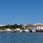 Die Ponte Romana in Tavira (Portugal) wurde von Römern gebaut, sie spannt sich in sieben Bögen...