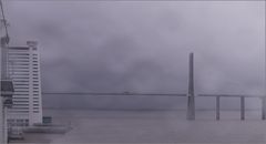 Die Ponte Vasco da Gama bei Nebel und Regen ohne Fogi
