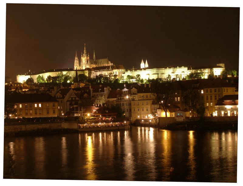 Die Prager Burg bei Nacht...