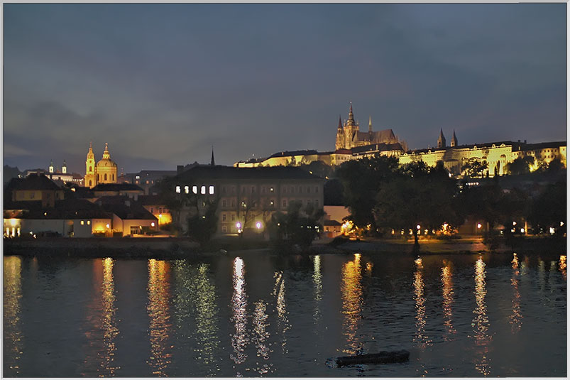 Die Prager Burg bei Nacht (HDR)