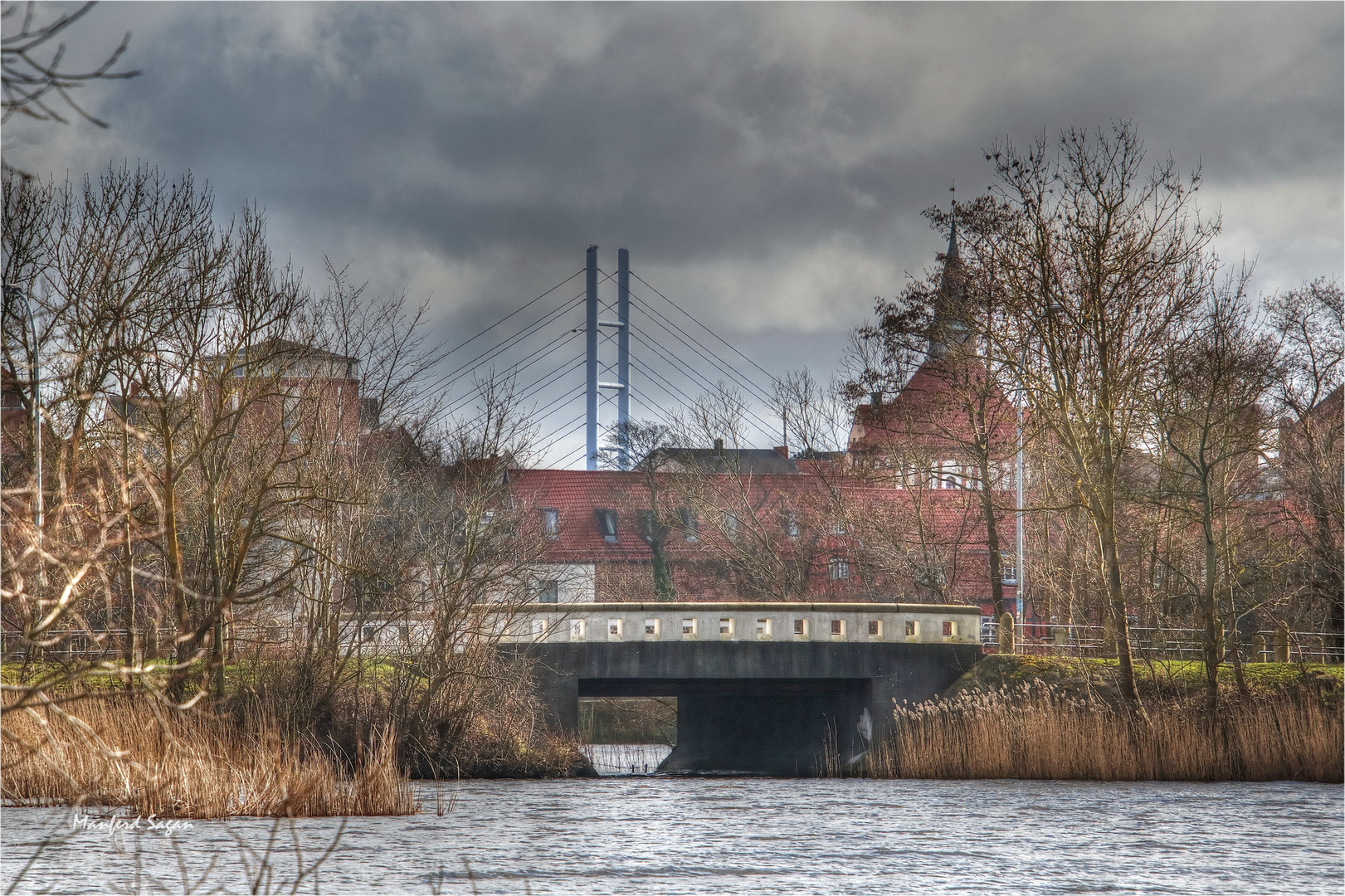 Die Pylone der der Rügenbrücke - weithin sichtbar...