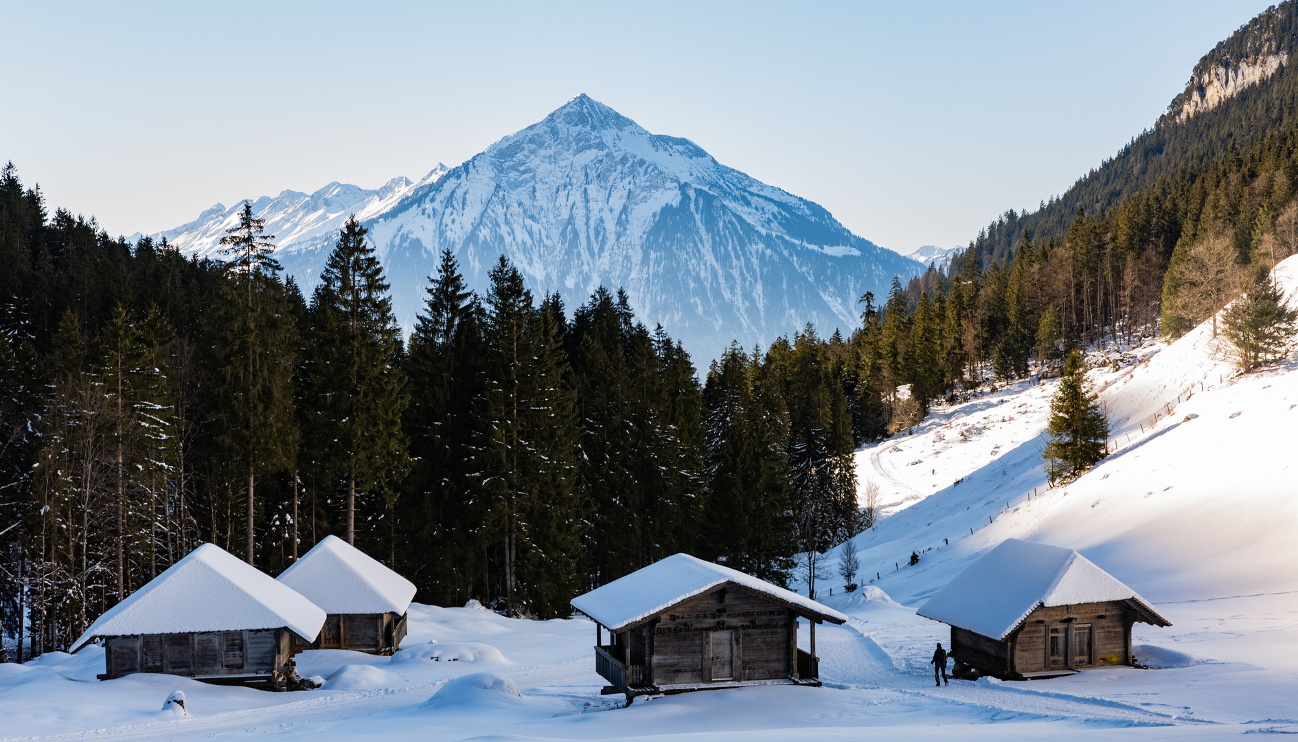 Die Pyramide des Niesen (2362 m.ü.M.)...