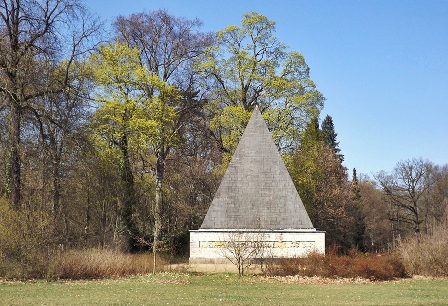 Die Pyramide in Neuen Garten in Potsdam