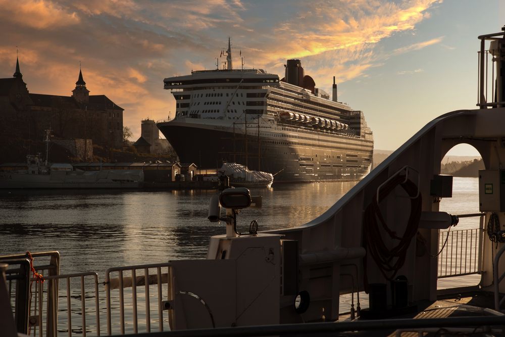 die QM2 in oslo