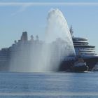 Die "Queen Elizabeth" in Kiel