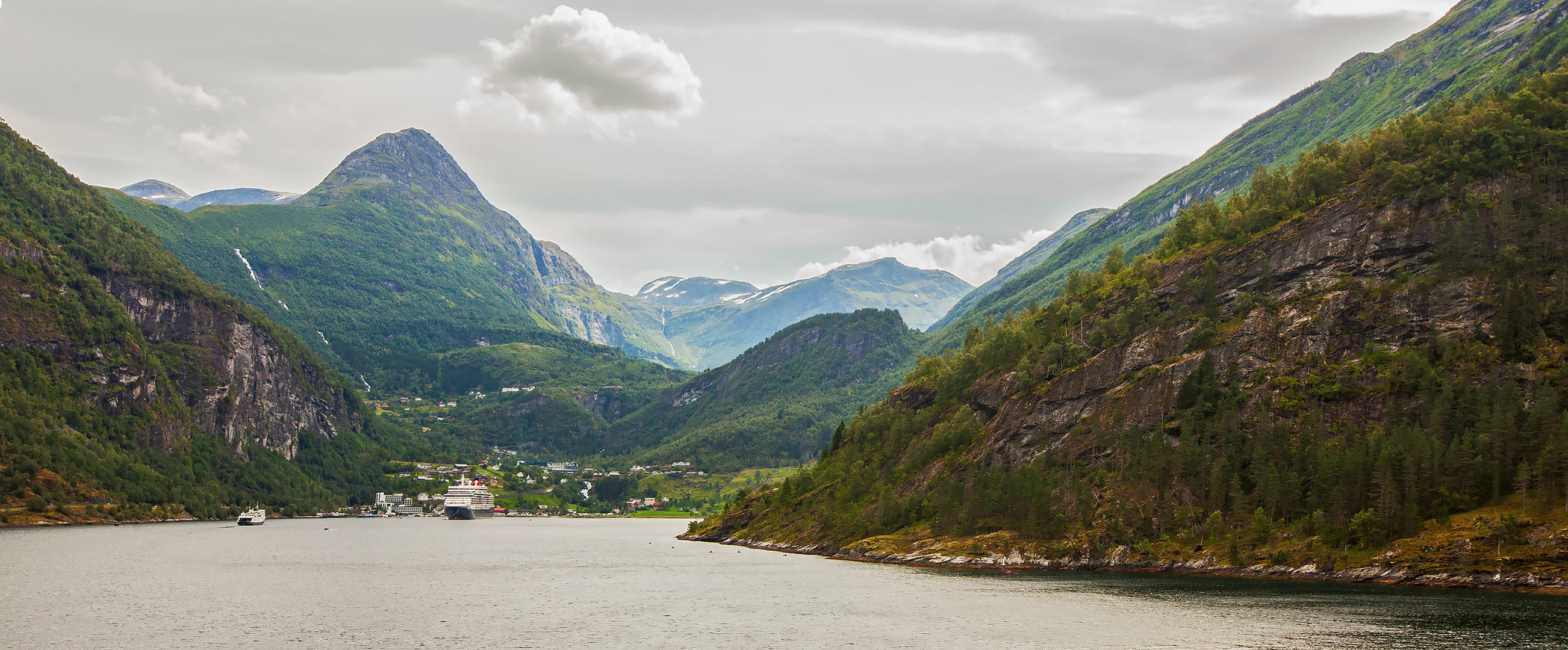 Die Queen im Geirangerfjord 001b