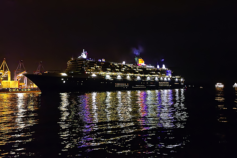 Die Queen Mary 2 ...