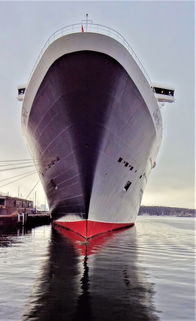 Die Queen Mary 2 in Oslo in 2014