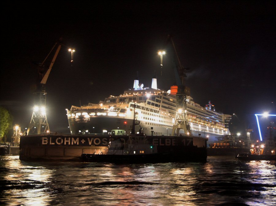 Die Queen Mary 2 ist im Dock angekommen