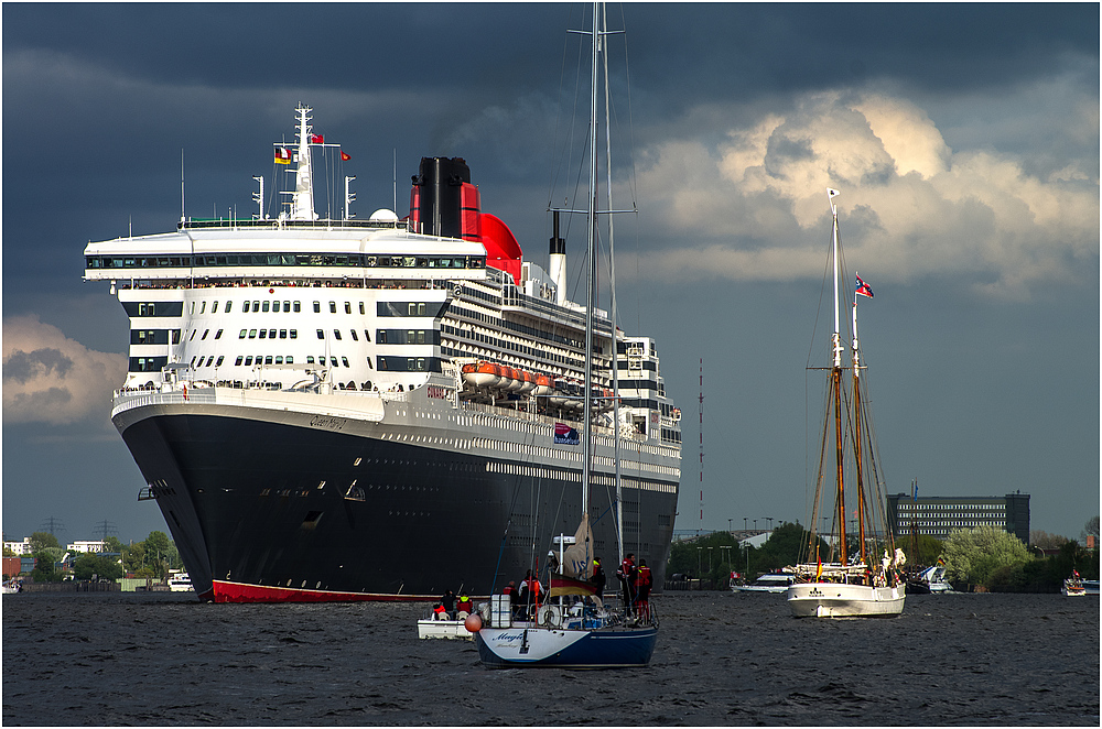 Die Queen Mary 2 macht ...