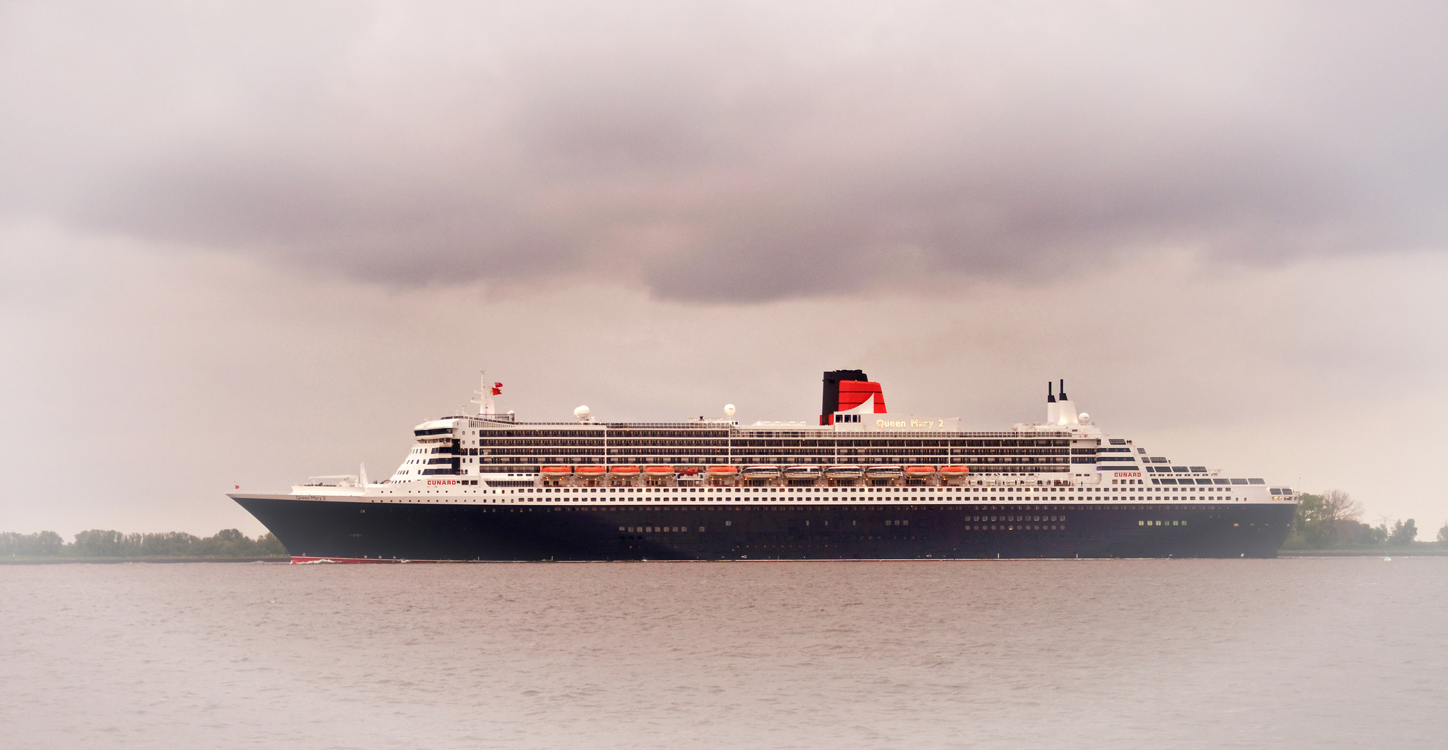 Die Queen Mary in Bassenfleeth erwischt :)