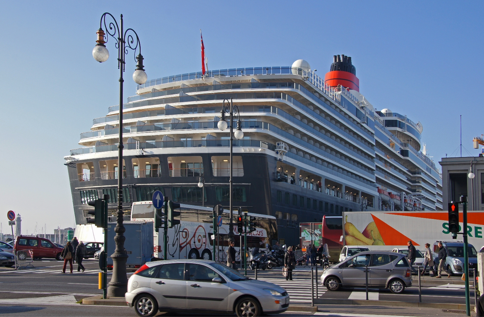 Die Queen Viktoria in Triest am Cruiser Terminal