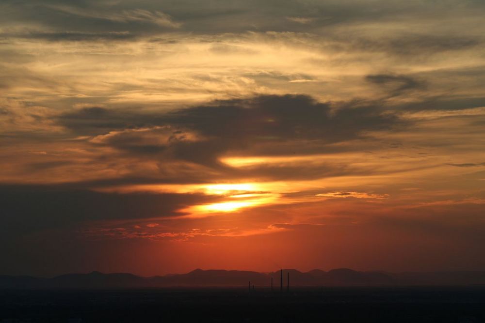 Die Raffinerie Karlsruhe bei Sonnenuntergang 2