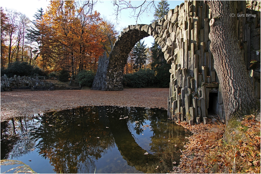 Die Rakotzbrücke im Herbst